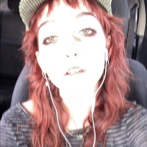 Meet your Posher, Chloe